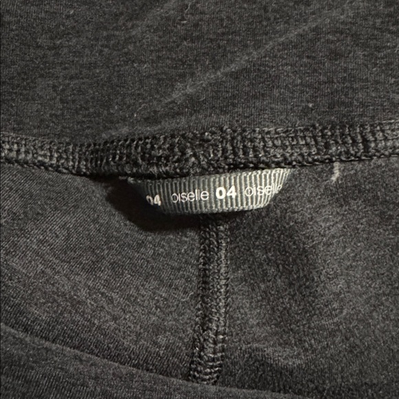 Oiselle Flyout Tights Black Pockets Mid Rise Running Athleisure Workout-04 - Picture 9 of 9